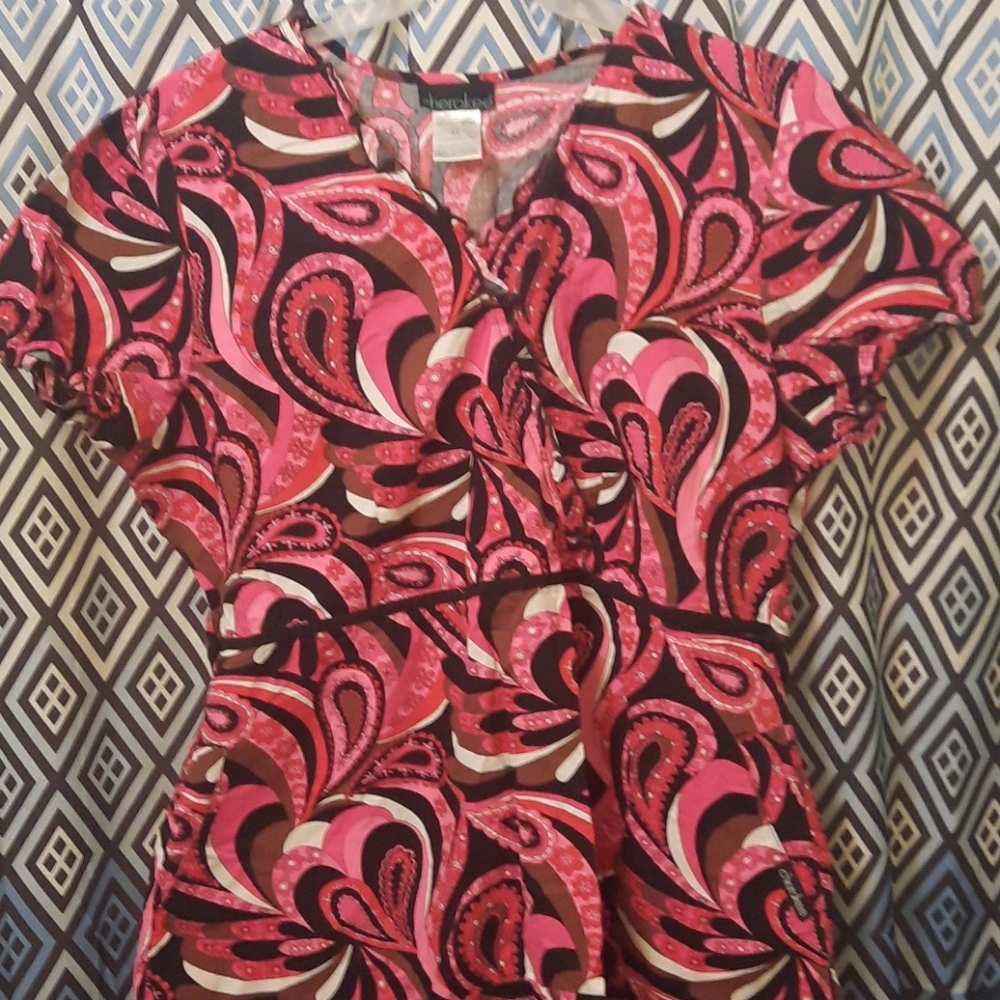 Pink scrub top - Picture 7 of 8